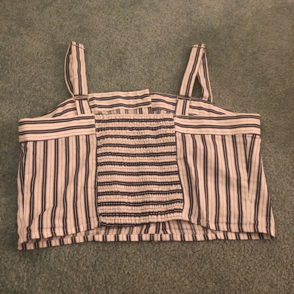 Striped Crop Top - Picture 2 of 3